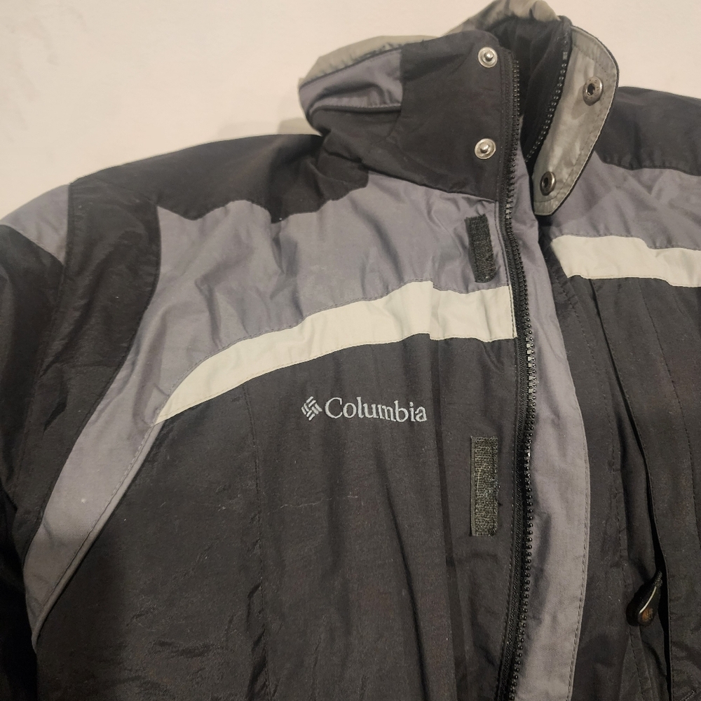 Columbia Men's Black and Gray Performance Jacket